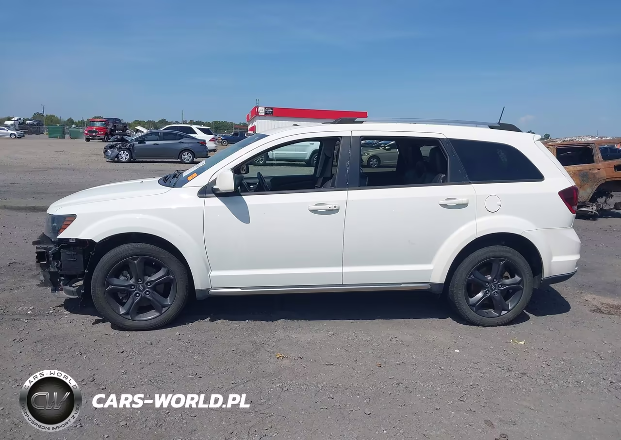 2020 Dodge Journey Crossroad VIN:3C4PDCGB2LT220145 - 13