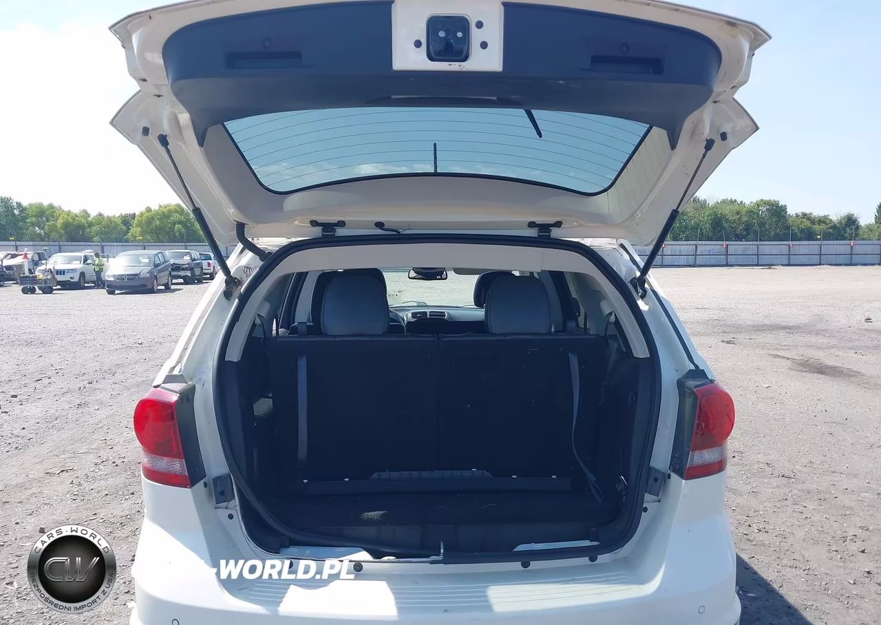 2020 Dodge Journey Crossroad VIN:3C4PDCGB2LT220145 - 16