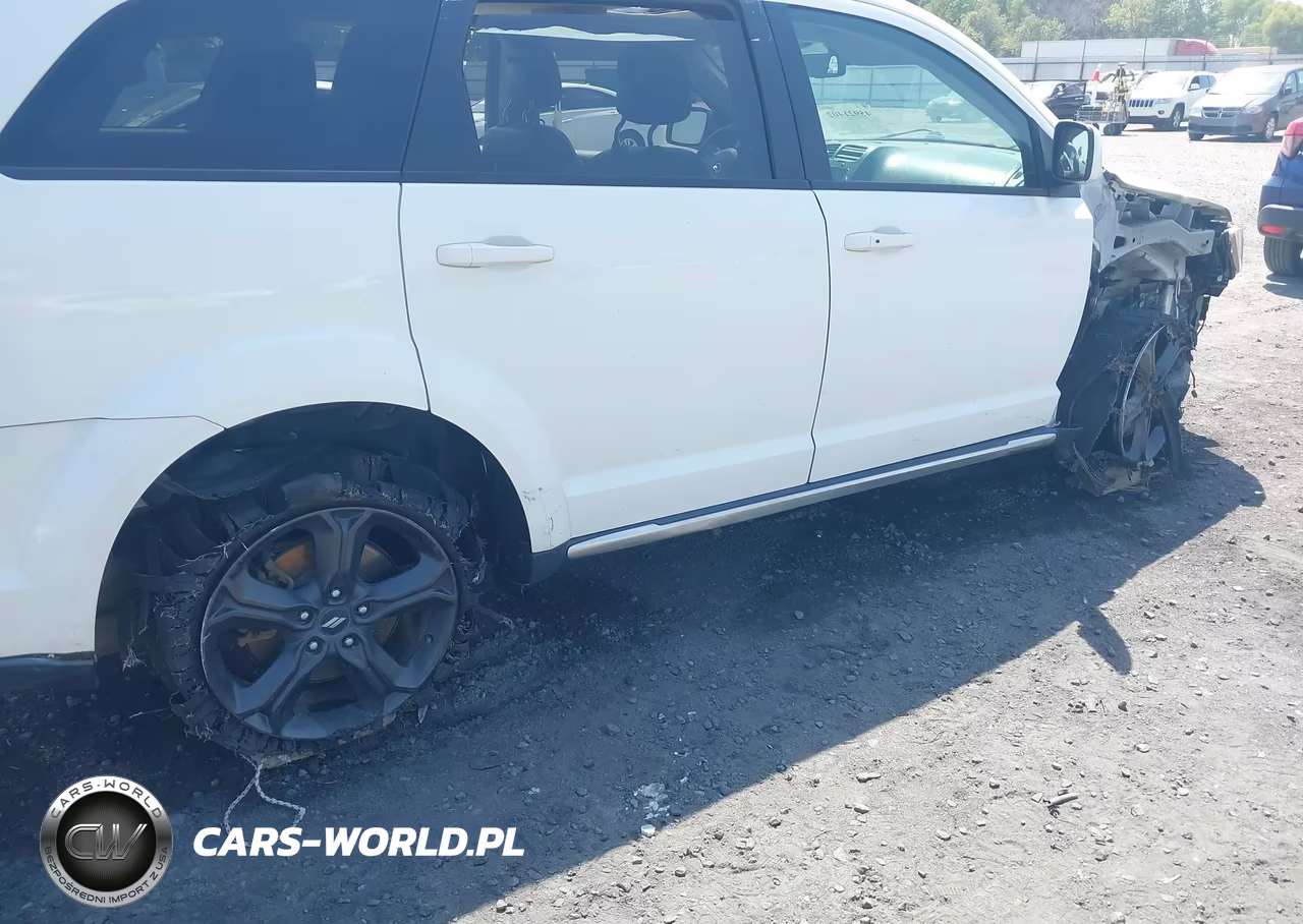 2020 Dodge Journey Crossroad VIN:3C4PDCGB2LT220145 - 19