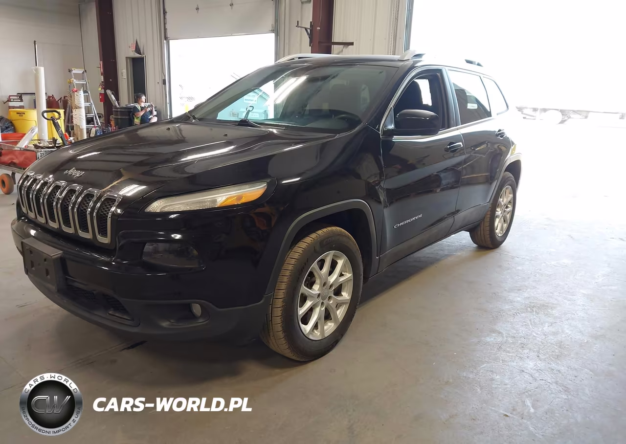 2018 Jeep Cherokee Latitude 4X4 VIN:1C4PJMCB6JD528507 - 2