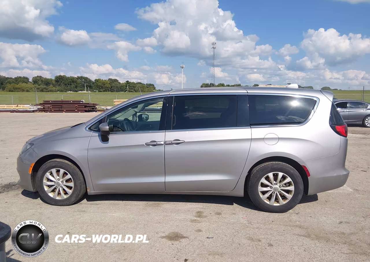 2017 Chrysler Pacifica Touring VIN:2C4RC1DG6HR668205 - 15