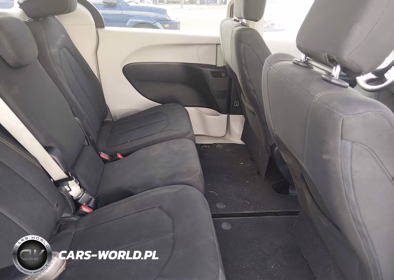 2017 Chrysler Pacifica Touring VIN:2C4RC1DG6HR668205 - 8