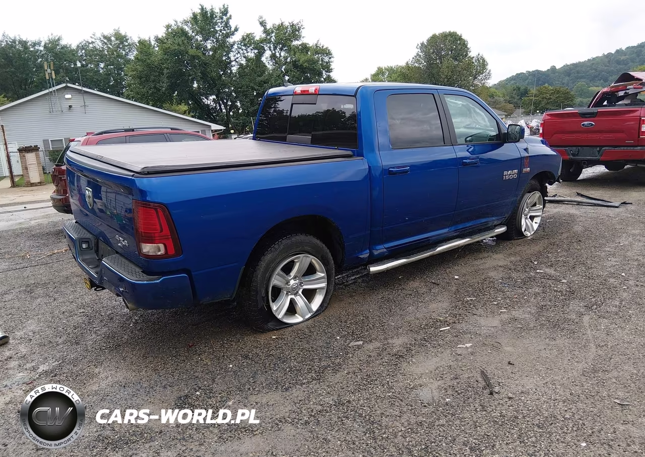 2016 Ram 1500 Sport VIN:1C6RR7MT8GS152107 - 4