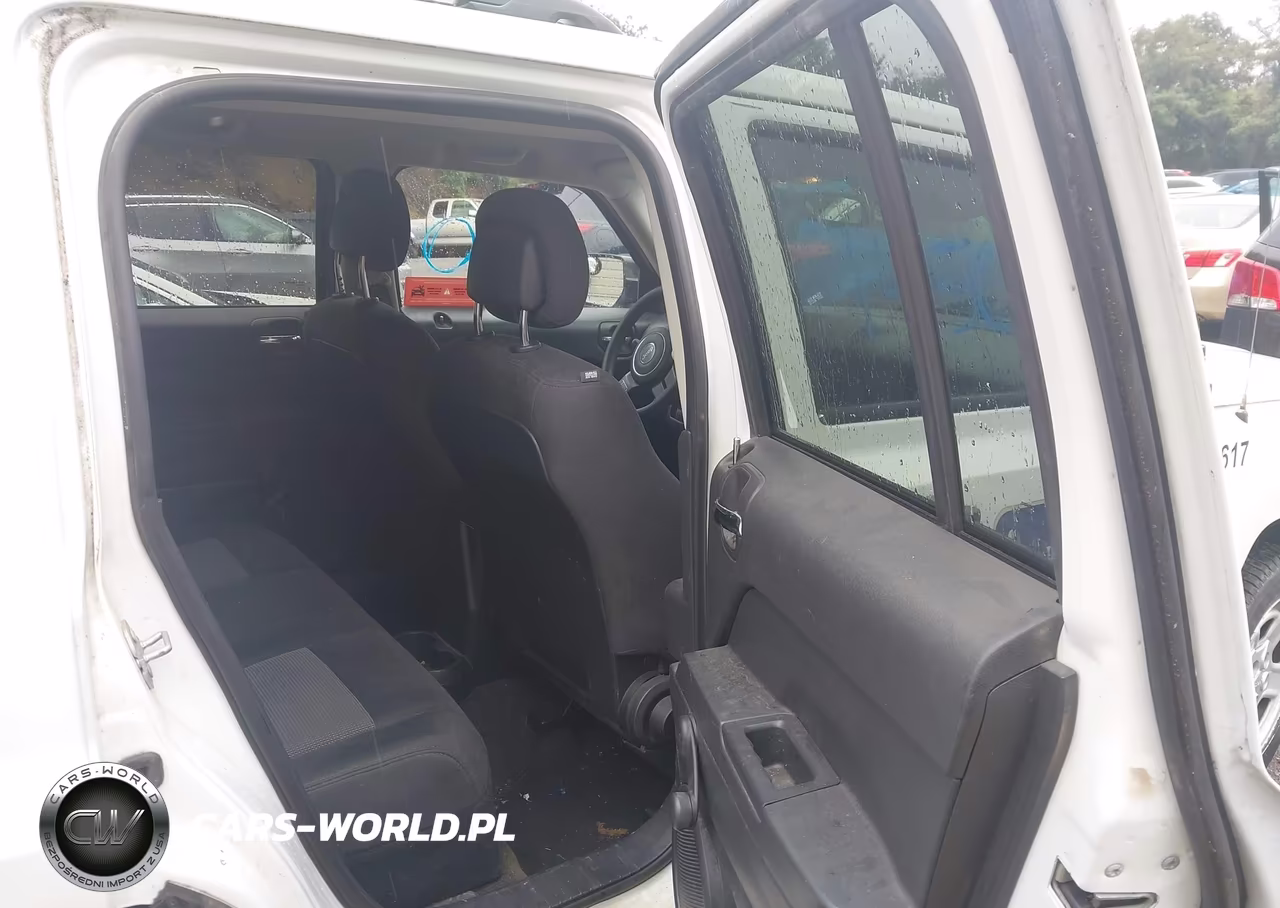2016 Jeep Patriot Sport VIN:1C4NJPBB0GD721173 - 8