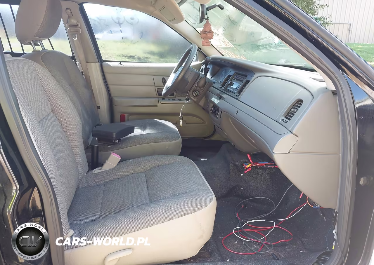 2011 Ford Crown Victoria Police Interceptor VIN:2FABP7BV0BX105590 - 5