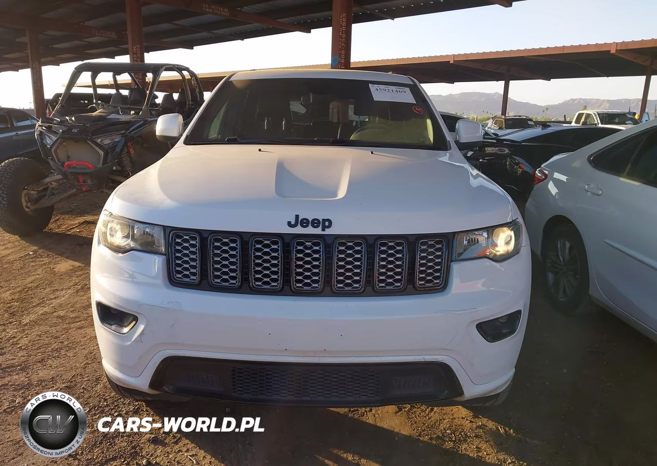 2019 Jeep Grand Cherokee Altitude 4X2 VIN:1C4RJEAG4KC832696 - 13