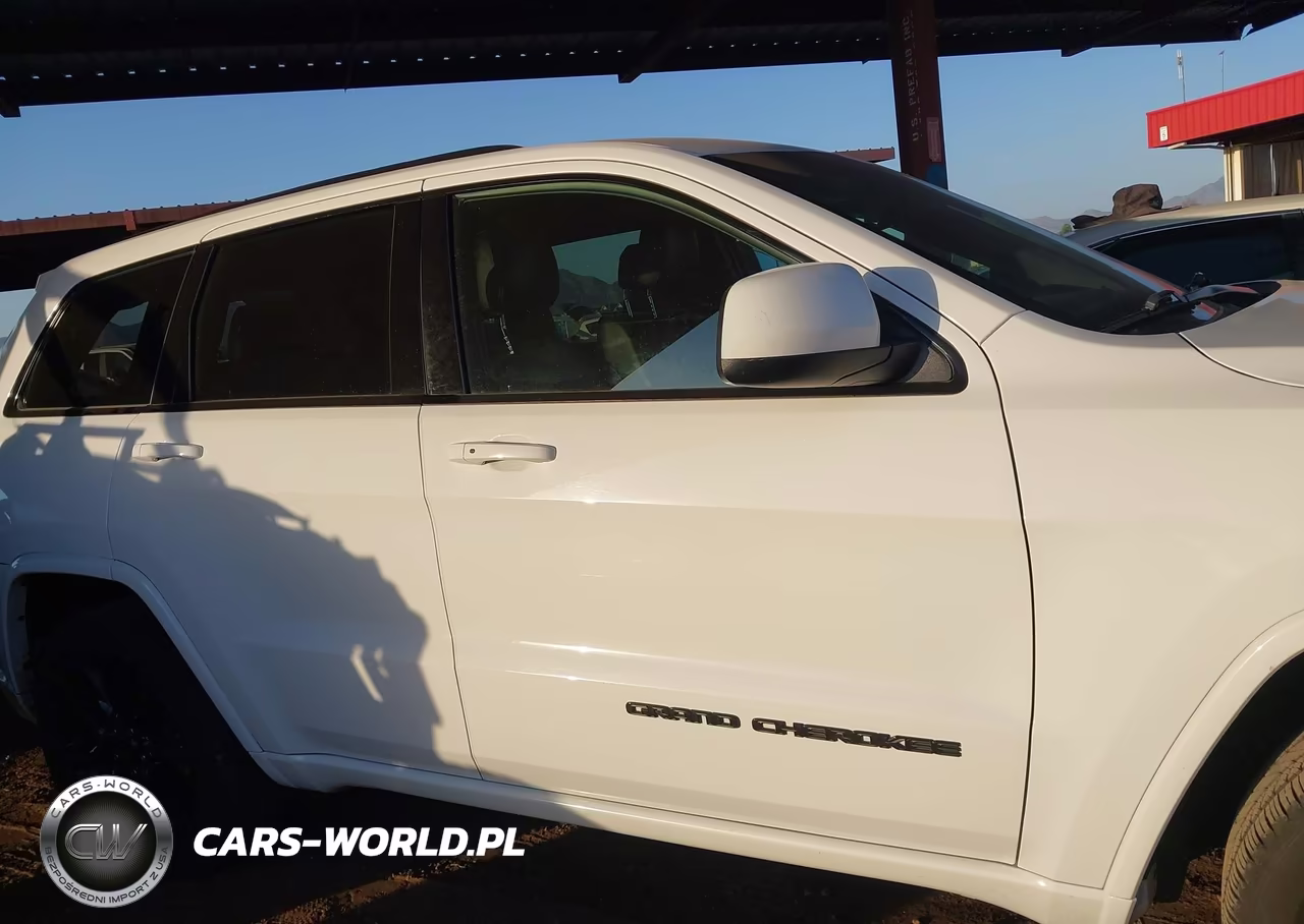 2019 Jeep Grand Cherokee Altitude 4X2 VIN:1C4RJEAG4KC832696 - 14