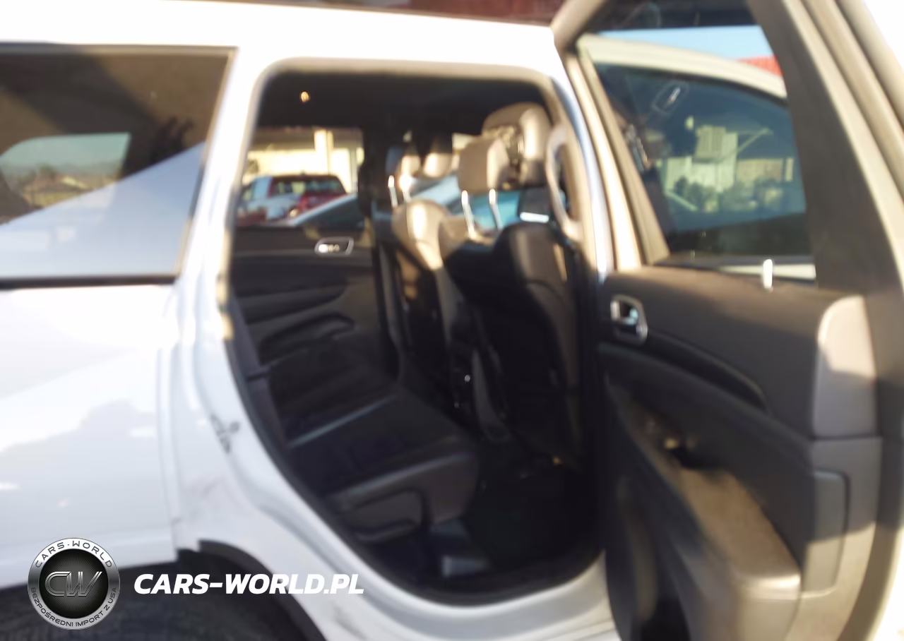 2019 Jeep Grand Cherokee Altitude 4X2 VIN:1C4RJEAG4KC832696 - 8