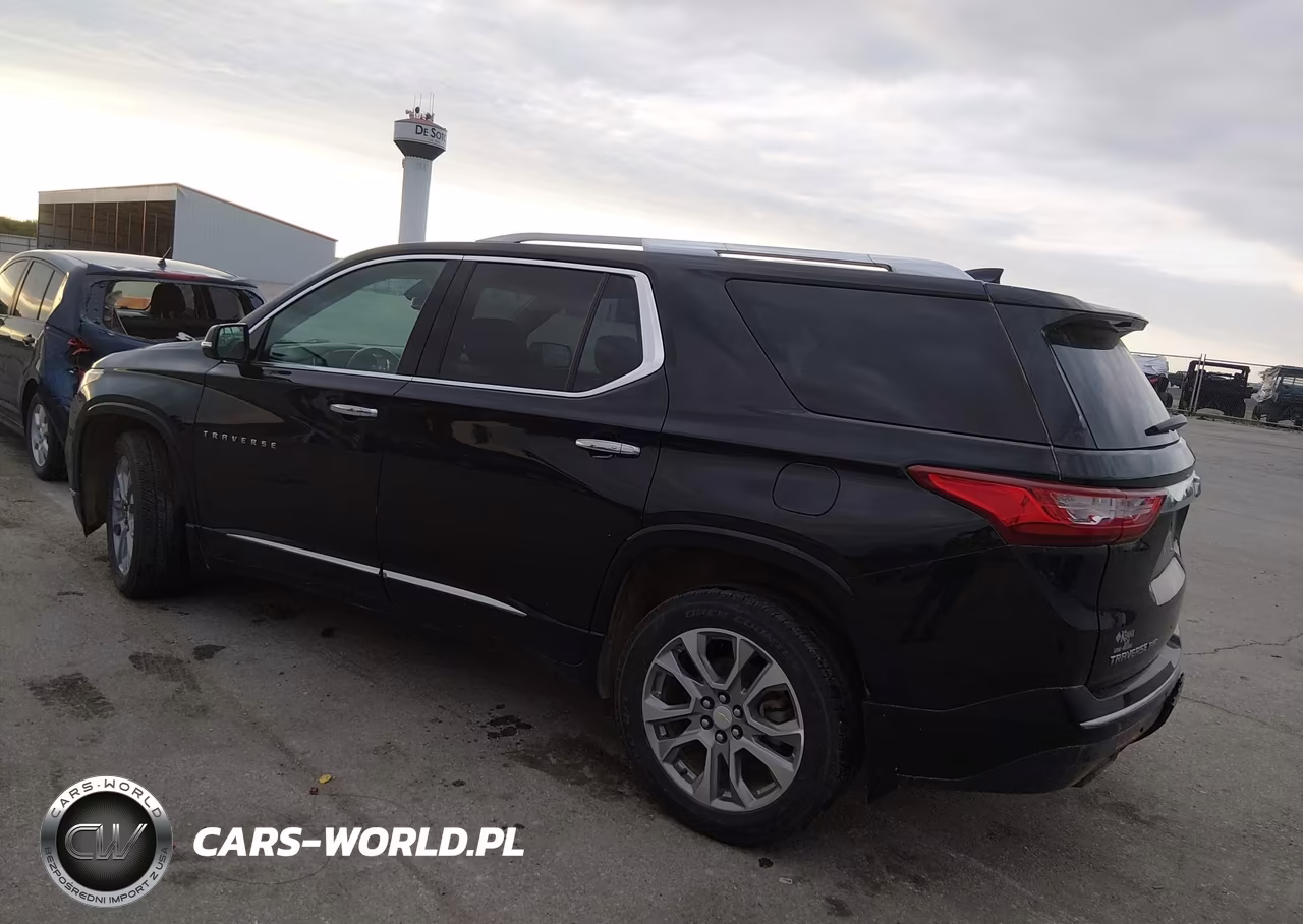 2018 Chevrolet Traverse Premier VIN:1GNEVJKW4JJ262234 - 3
