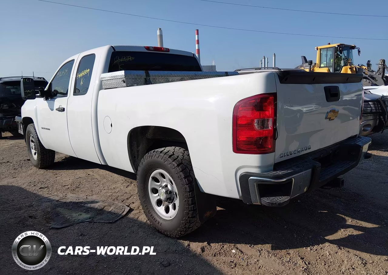 2013 Chevrolet Silverado 1500 Work Truck VIN:1GCRCPEX6DZ184729 - 3