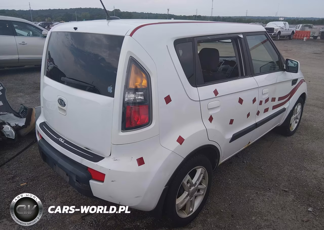 2010 Kia Soul + VIN:KNDJT2A20A7702562 - 4