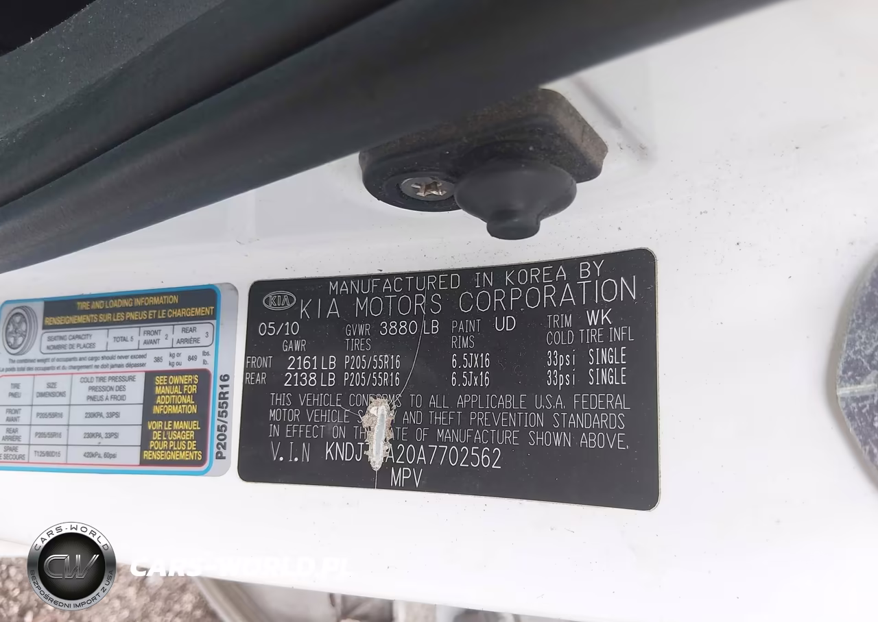 2010 Kia Soul + VIN:KNDJT2A20A7702562 - 9