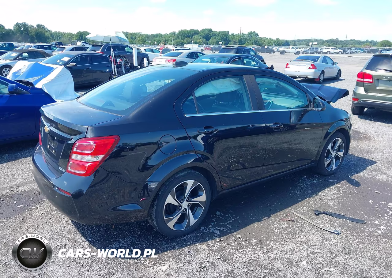2017 Chevrolet Sonic Premier Auto VIN:1G1JF5SBXH4123820 - 4