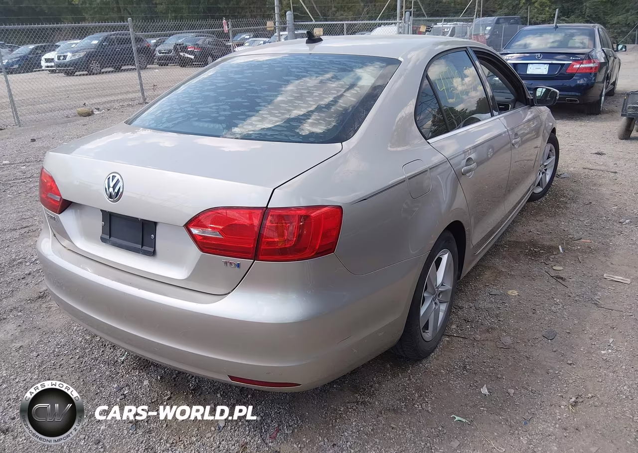 2013 Volkswagen Jetta 2.0L Tdi VIN:3VW3L7AJ5DM267154 - 4