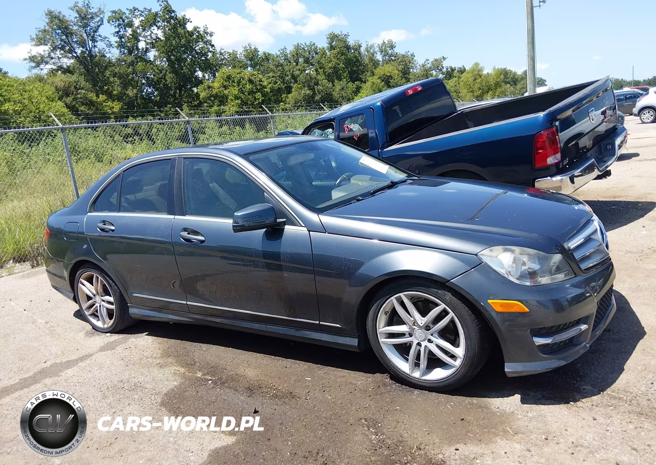 2013 Mercedes-Benz C 250 Sport VIN:WDDGF4HB5DA776866 - 13