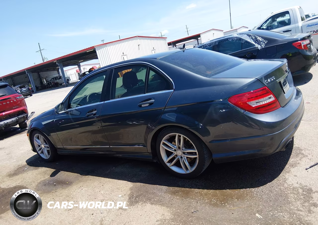 2013 Mercedes-Benz C 250 Sport VIN:WDDGF4HB5DA776866 - 14