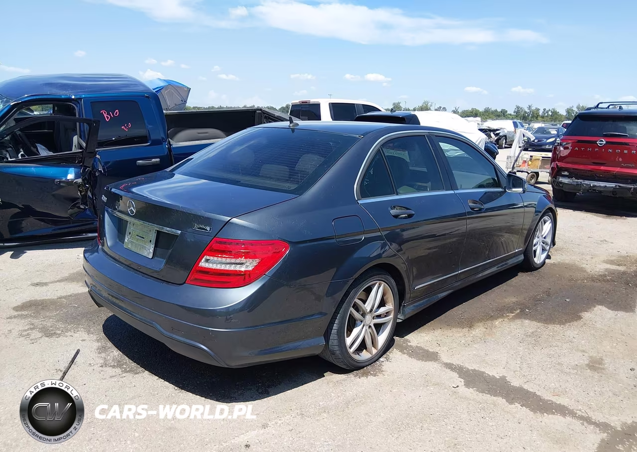 2013 Mercedes-Benz C 250 Sport VIN:WDDGF4HB5DA776866 - 4