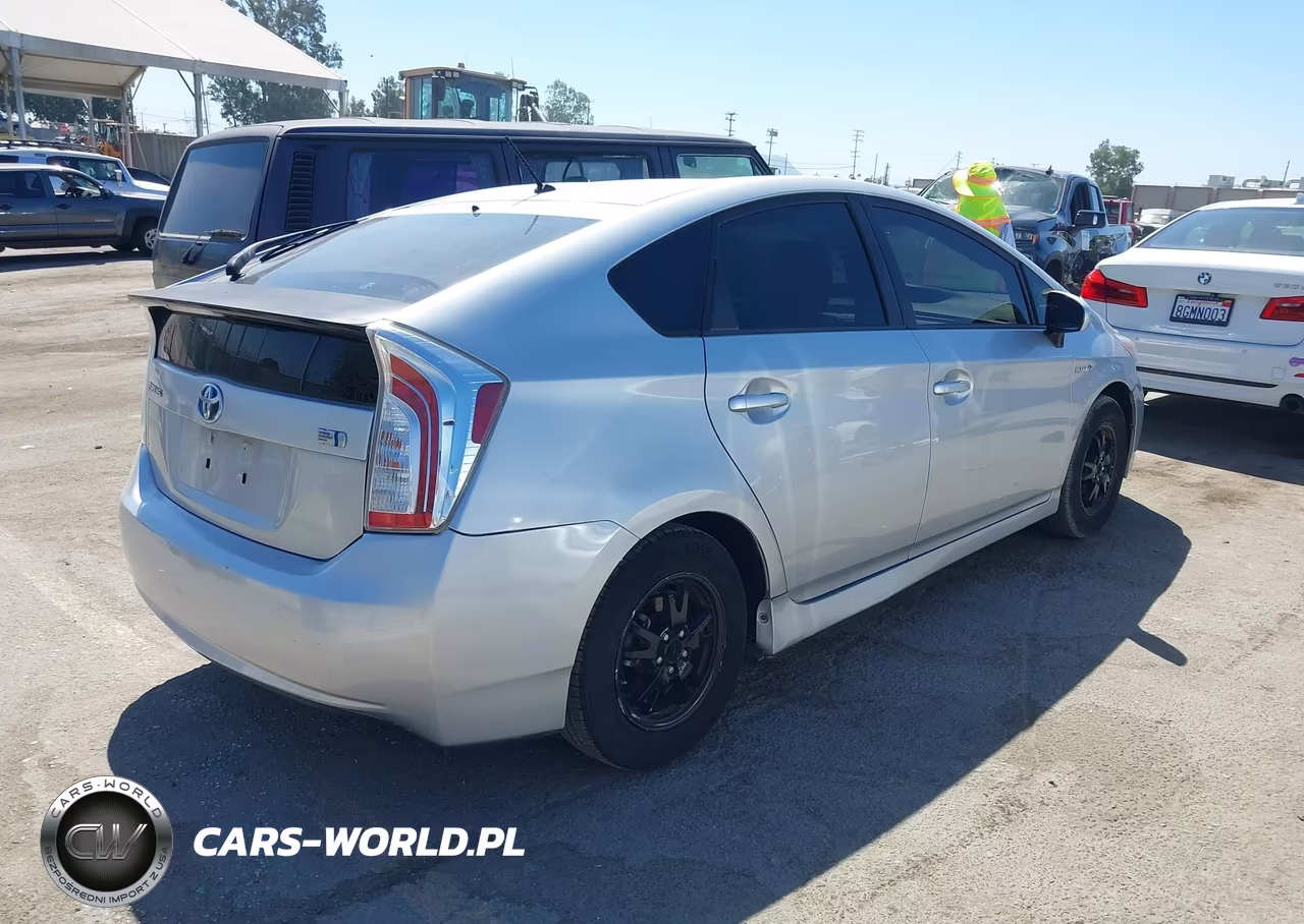 2012 Toyota Prius Two VIN:JTDKN3DUXC5379427 - 4