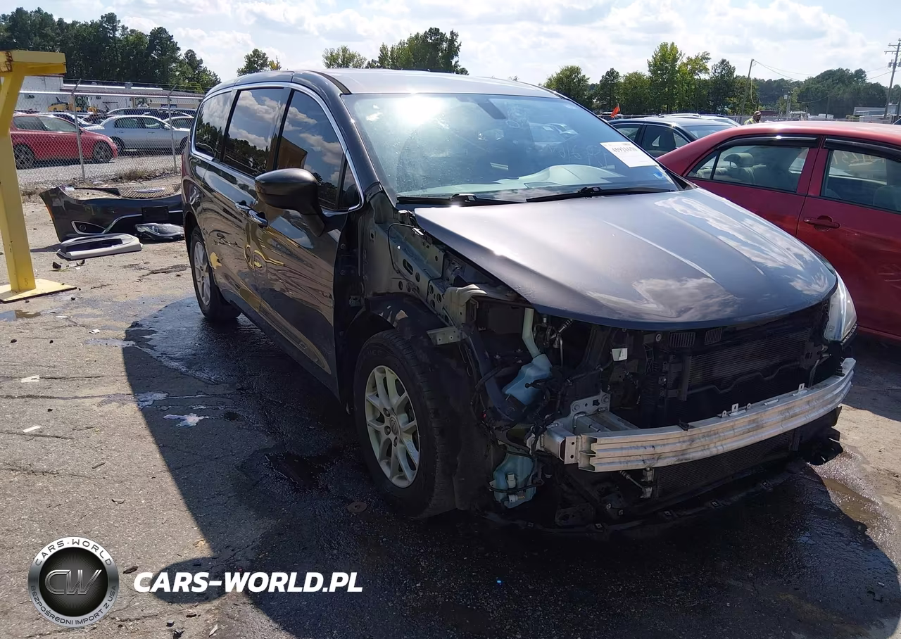 2017 Chrysler Pacifica Touring Plus – zdjęcie 1 z 17