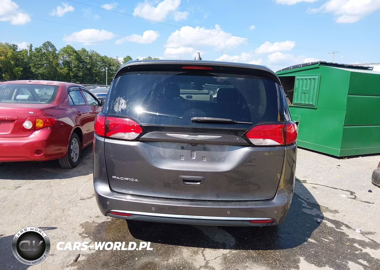 2017 Chrysler Pacifica Touring Plus VIN:2C4RC1BG4HR752980 - 17
