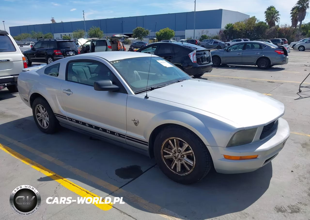 2009 Ford Mustang V6-V6 Premium