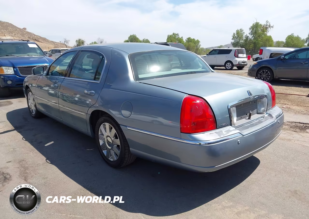 2004 Lincoln Town Car Ultimate VIN:1LNHM83W04Y644946 - 3