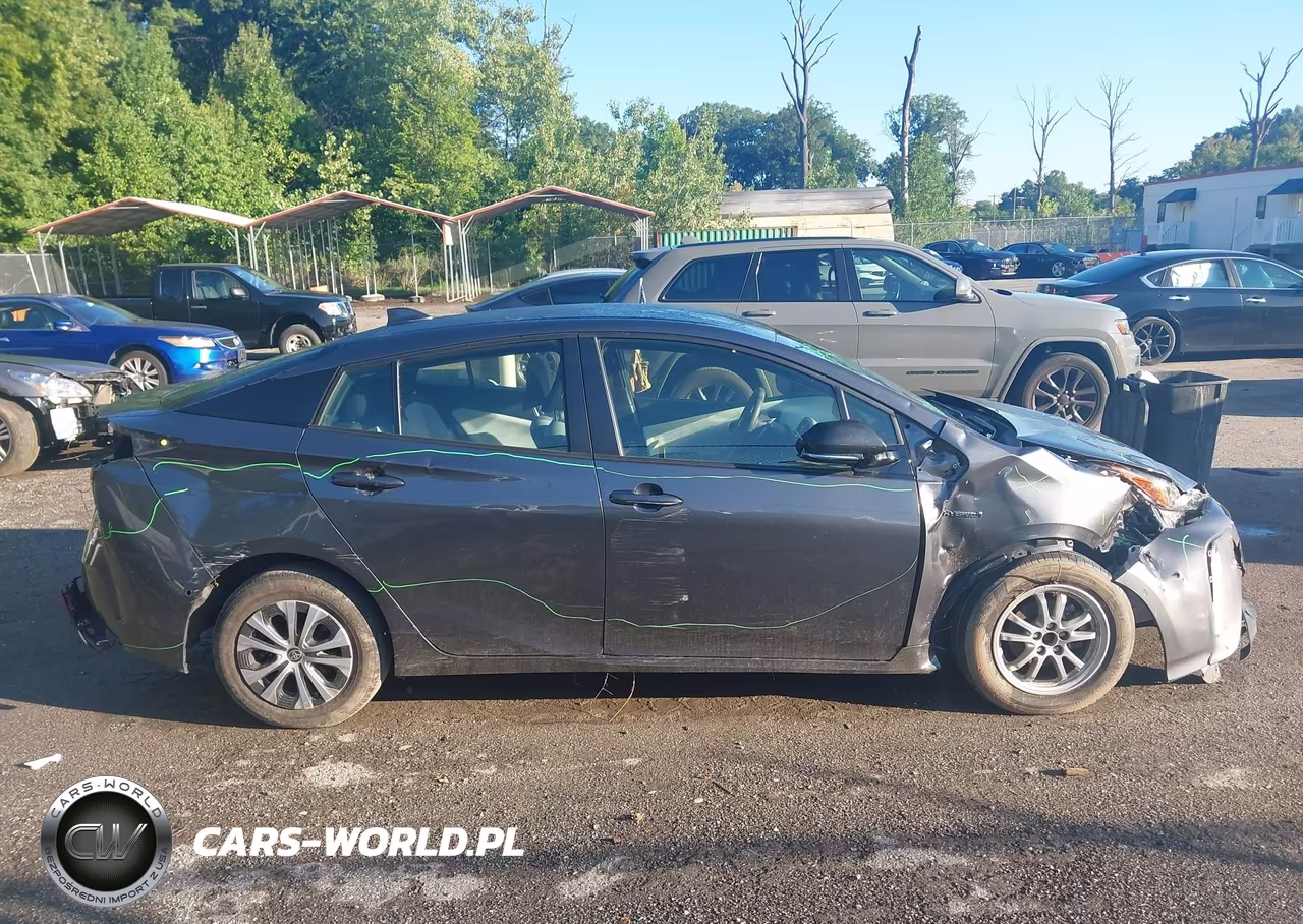 2020 Toyota Prius Le Awd-E VIN:JTDL9RFU1L3018432 - 13
