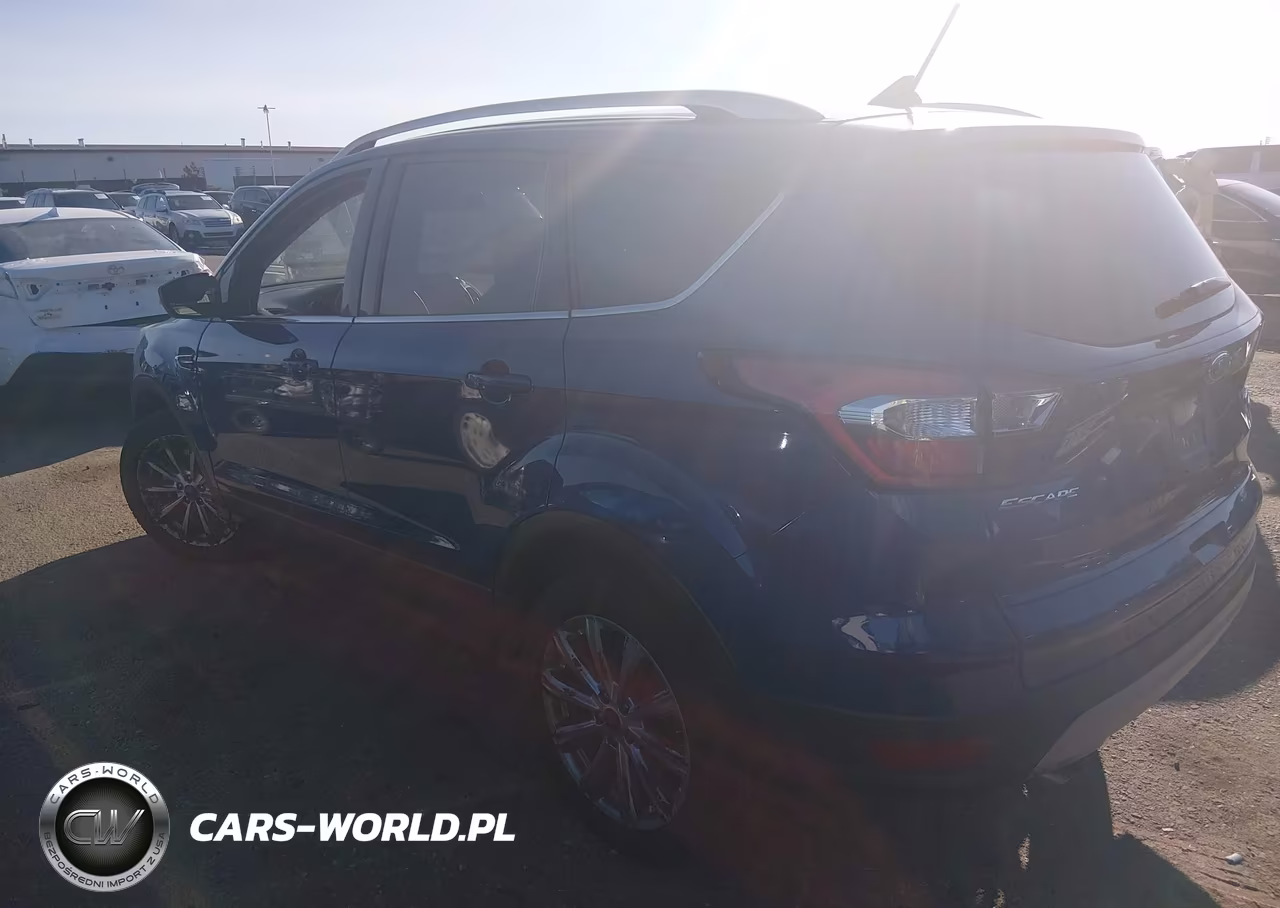 2018 Ford Escape Titanium VIN:1FMCU9J99JUB12837 - 3