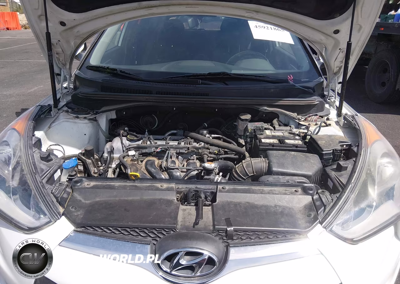 2015 Hyundai Veloster VIN:KMHTC6AD3FU238074 - 10
