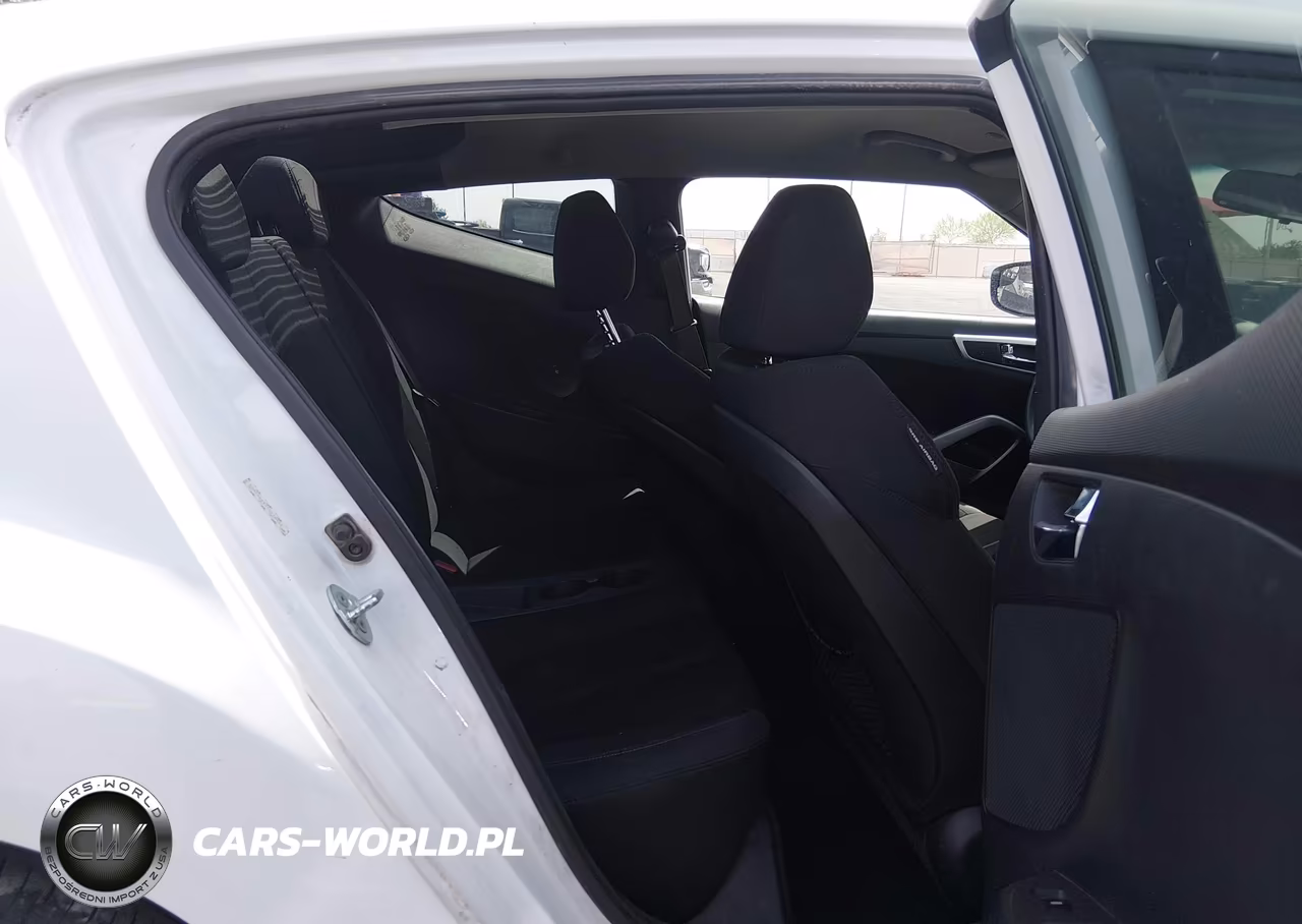 2015 Hyundai Veloster VIN:KMHTC6AD3FU238074 - 8