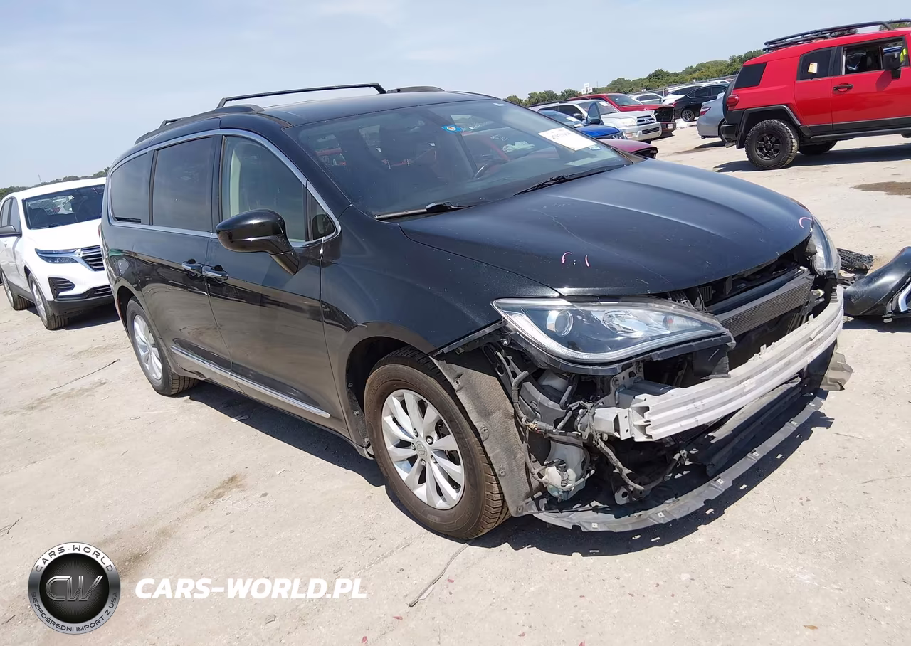 2017 Chrysler Pacifica Touring-L