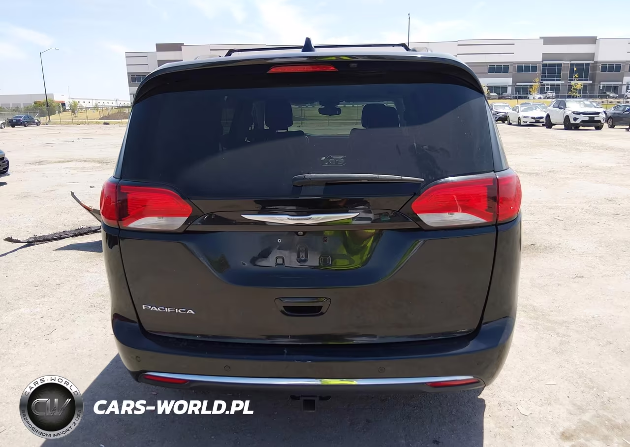 2017 Chrysler Pacifica Touring-L VIN:2C4RC1BG4HR532626 - 17