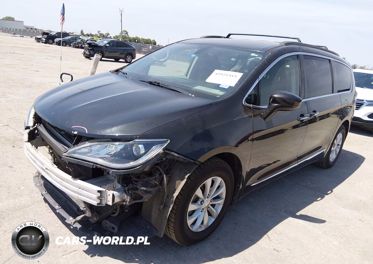 2017 Chrysler Pacifica Touring-L VIN:2C4RC1BG4HR532626 - 2