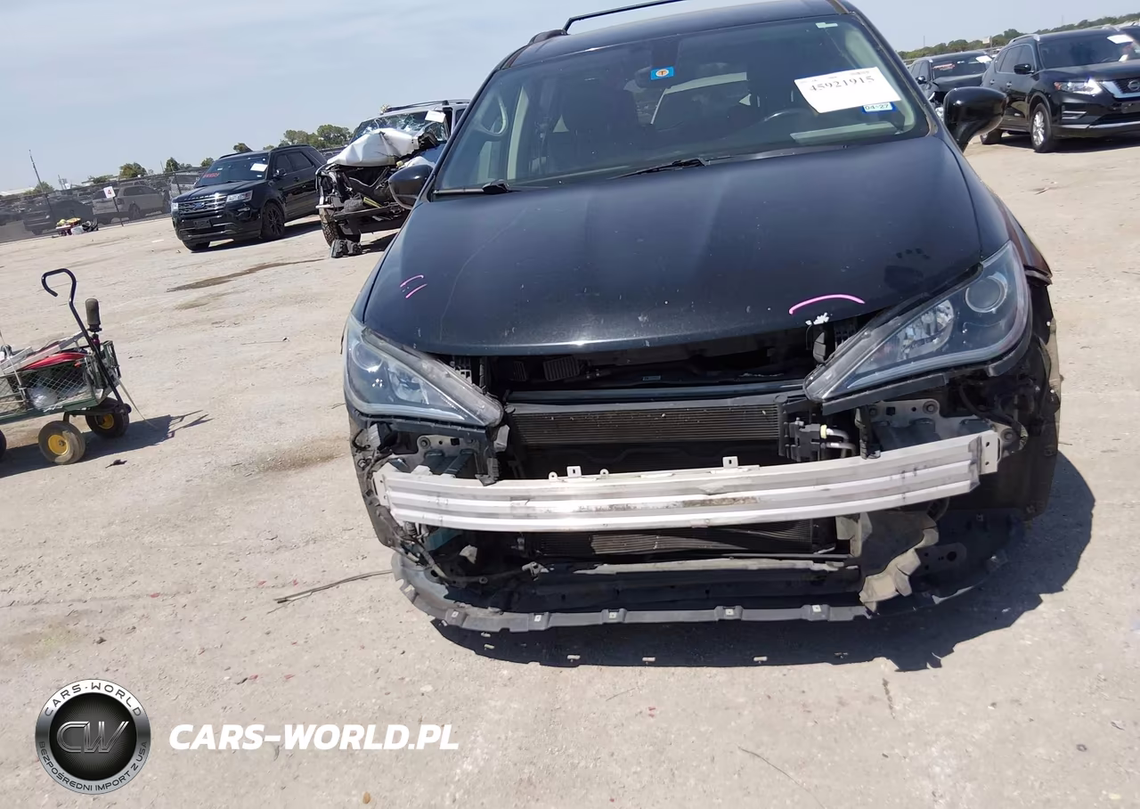 2017 Chrysler Pacifica Touring-L VIN:2C4RC1BG4HR532626 - 6