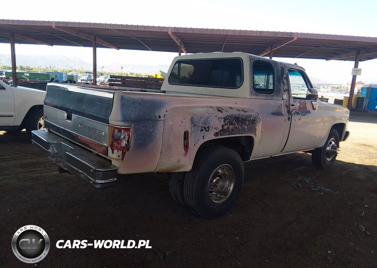 1985 Chevrolet C30 VIN:1GCHC34W0FJ172882 - 4