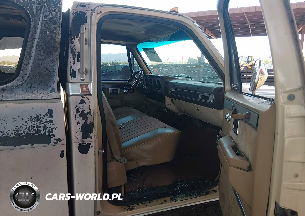 1985 Chevrolet C30 VIN:1GCHC34W0FJ172882 - 5