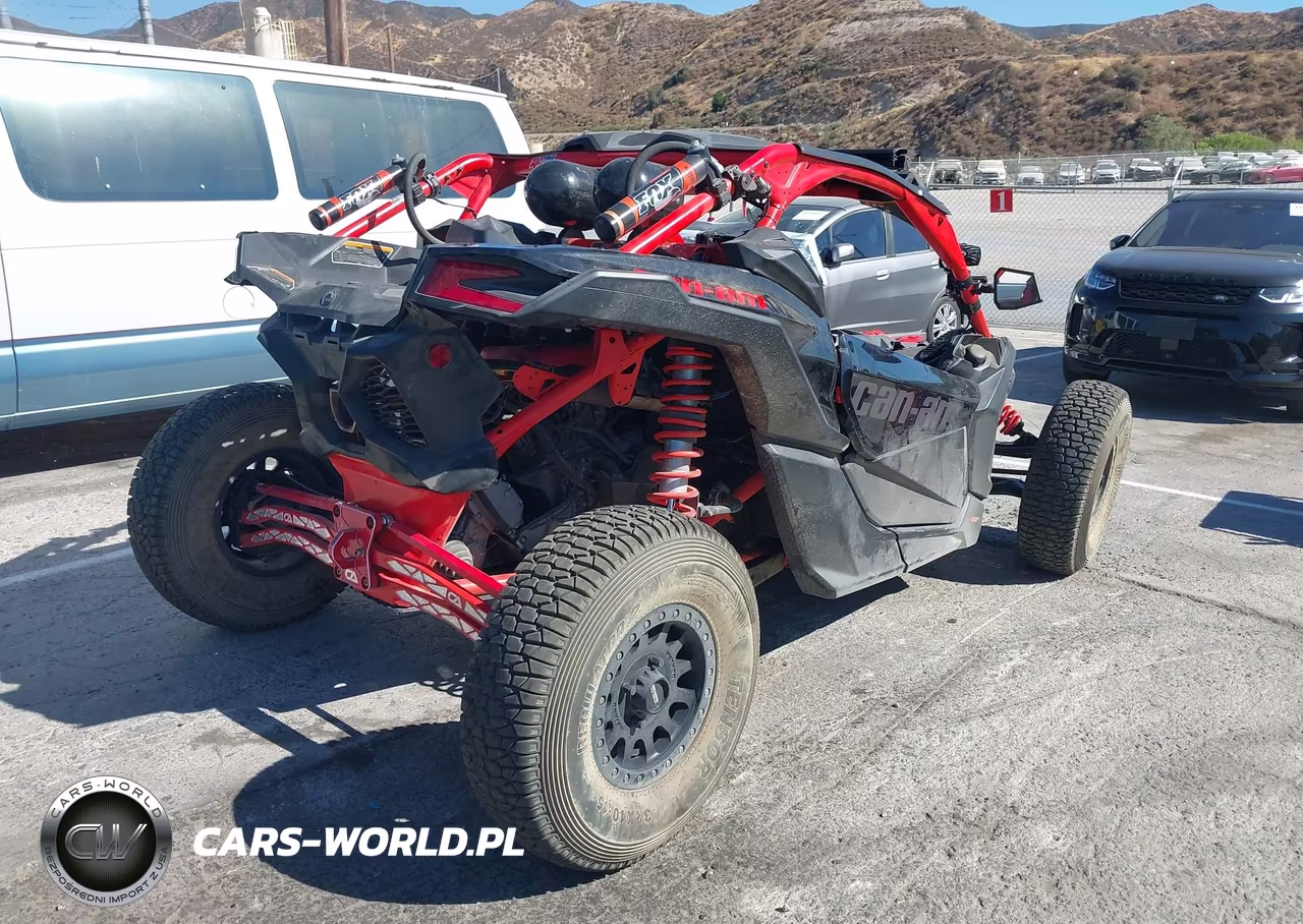 2018 Can-Am Maverick X3 X Rs Turbo R VIN:3JBVXAW26JK001392 - 4