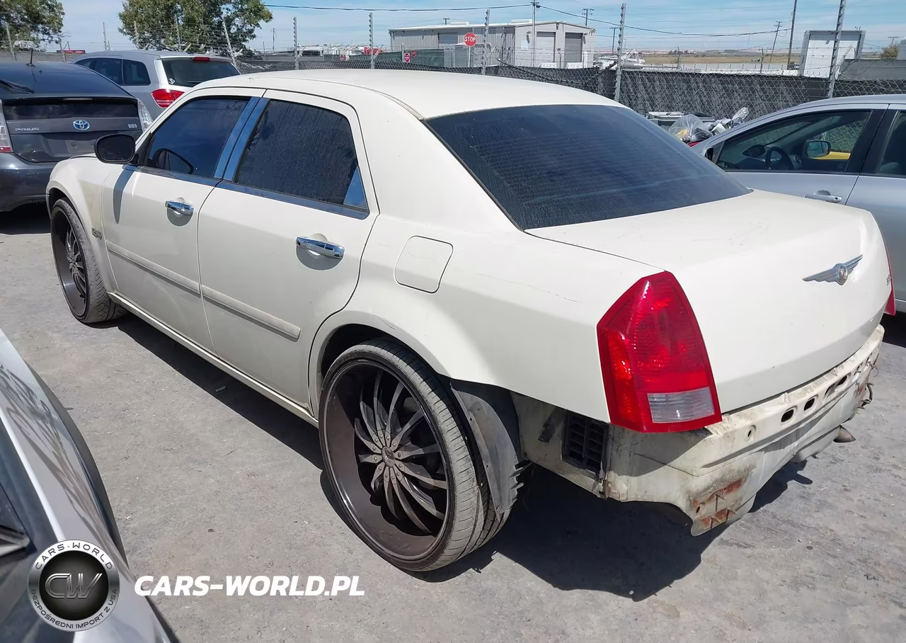 2005 Chrysler 300 VIN:2C3JA43R75H627448 - 3