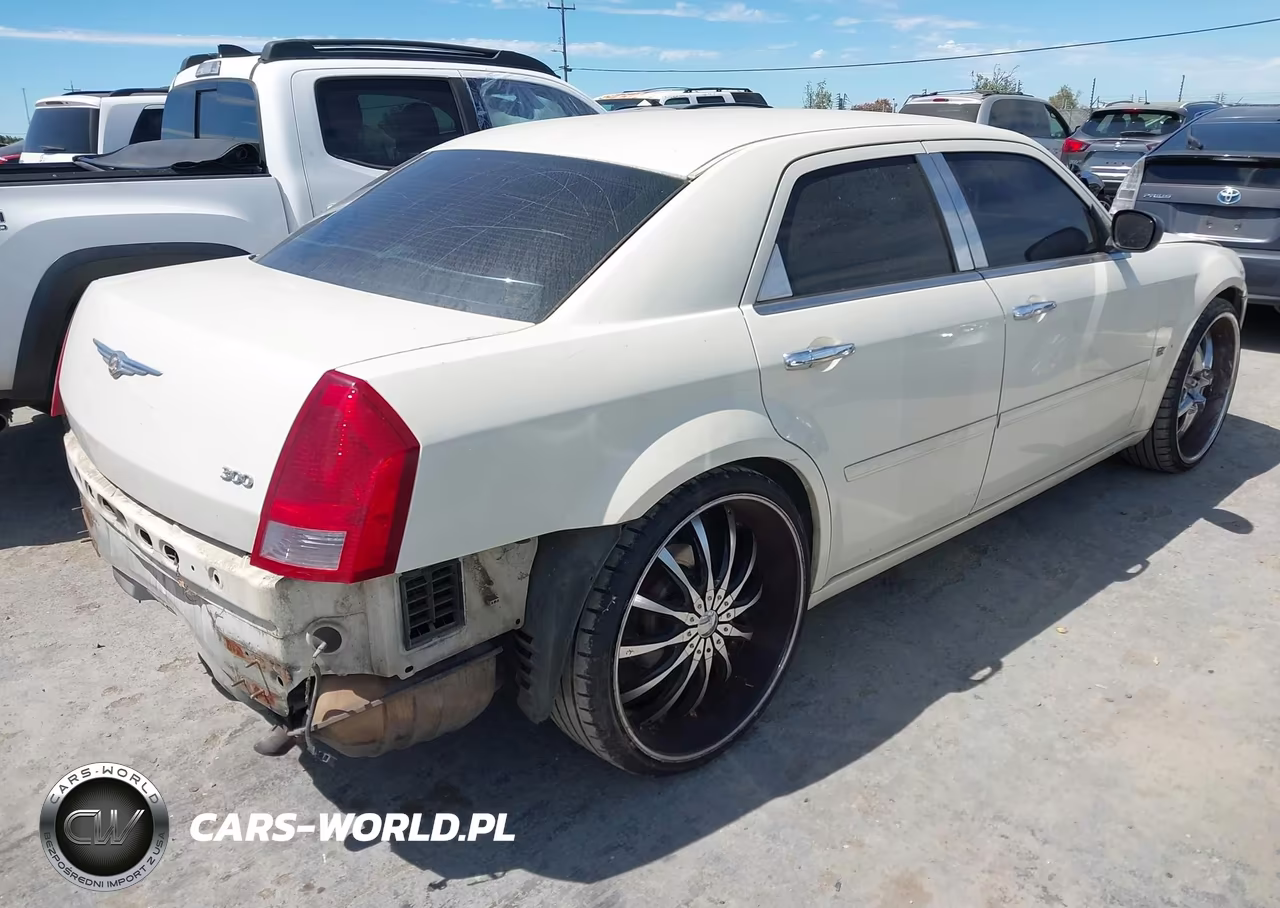 2005 Chrysler 300 VIN:2C3JA43R75H627448 - 4