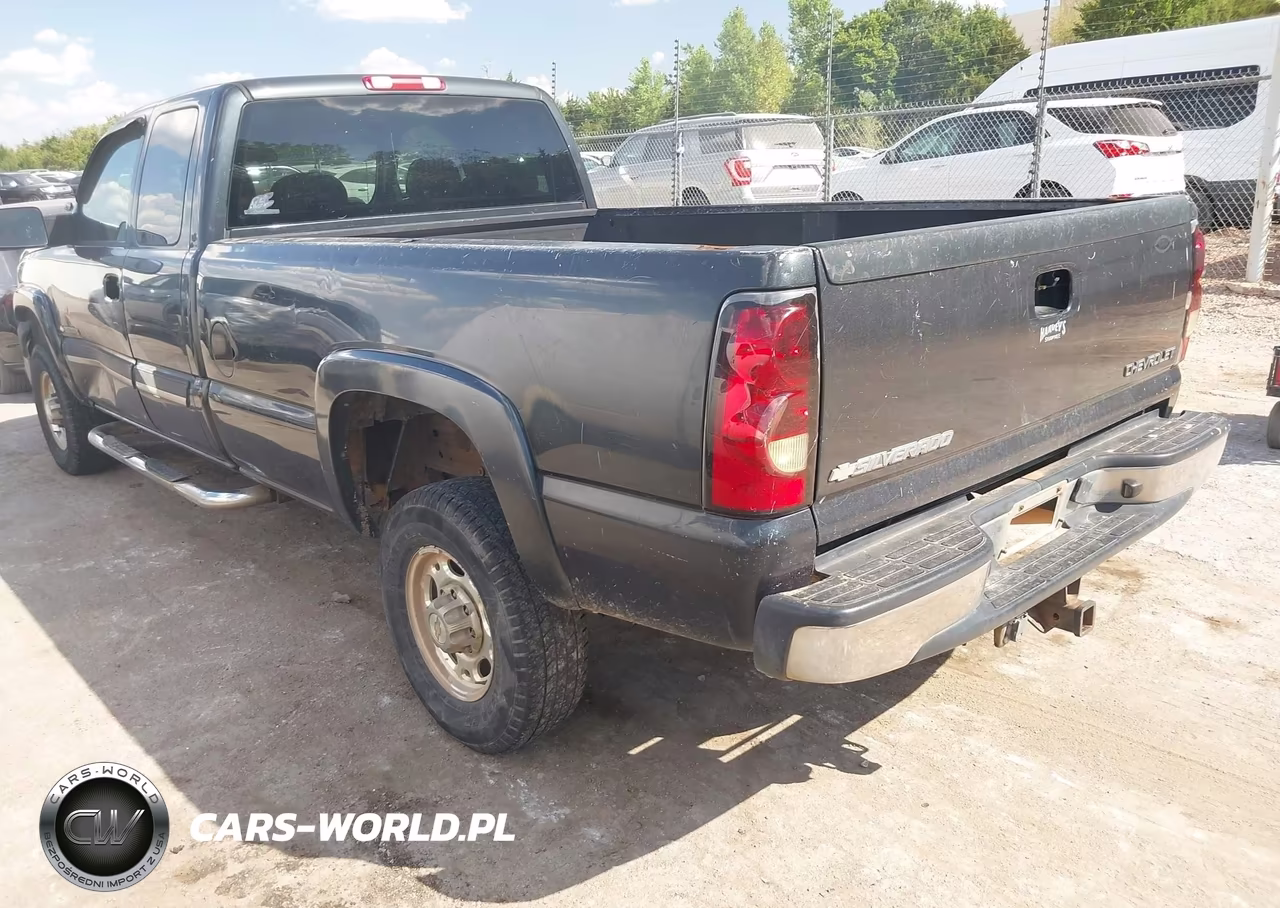 2004 Chevrolet Silverado 2500Hd Ls VIN:1GCHC29U94E365622 - 3
