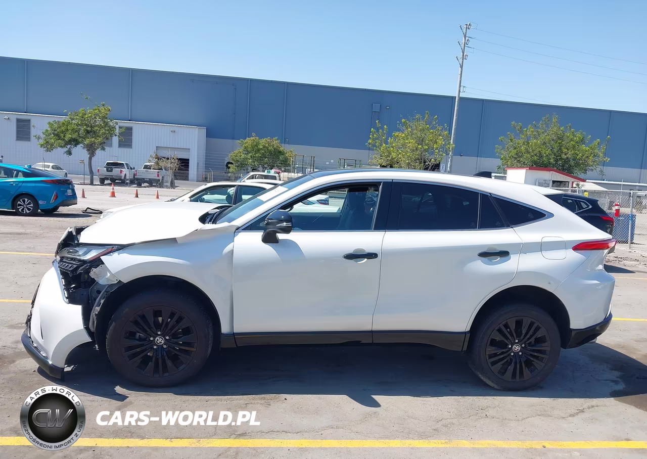 2024 Toyota Venza Nightshade Edition VIN:JTEAAAAH4RJ163622 - 13