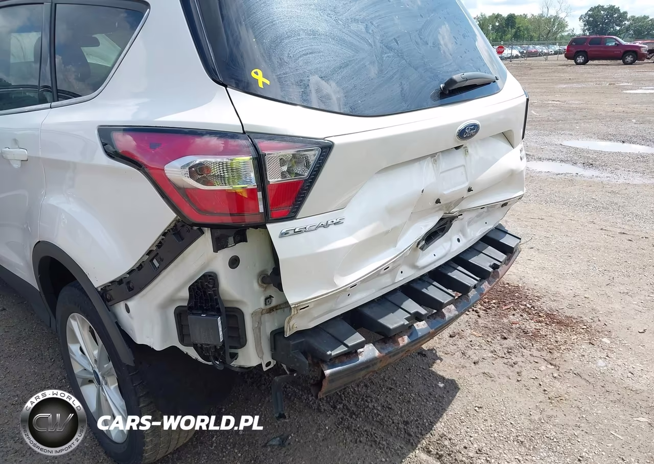 2017 Ford Escape Se VIN:1FMCU0GD8HUB65675 - 6