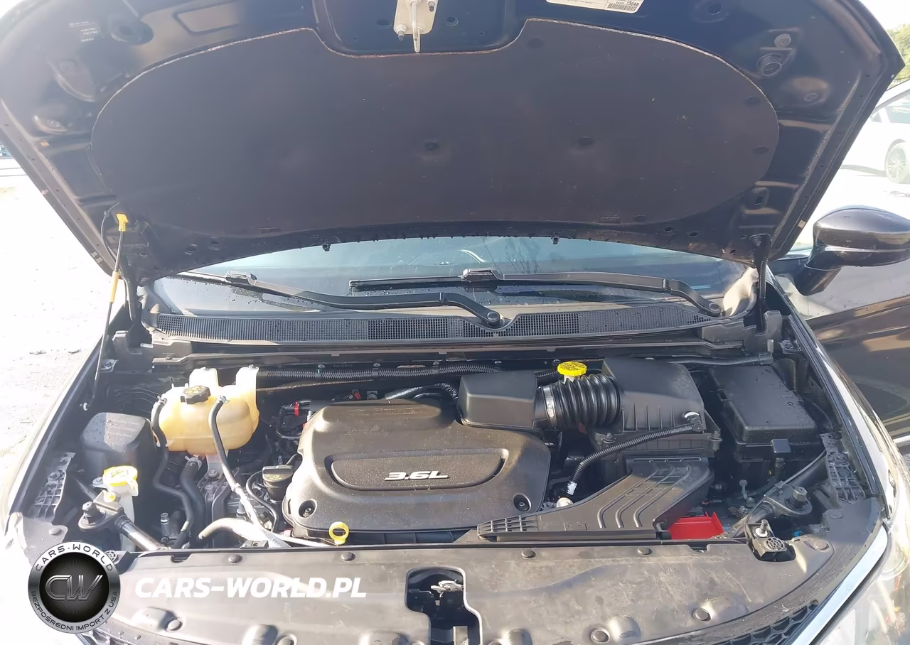2018 Chrysler Pacifica Touring L VIN:2C4RC1BG9JR322948 - 10