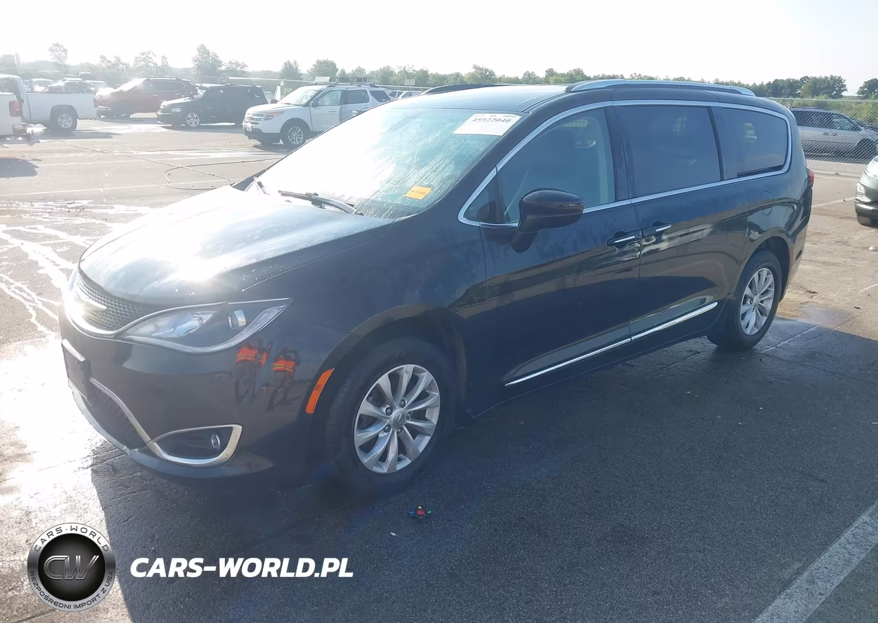 2018 Chrysler Pacifica Touring L VIN:2C4RC1BG9JR322948 - 2