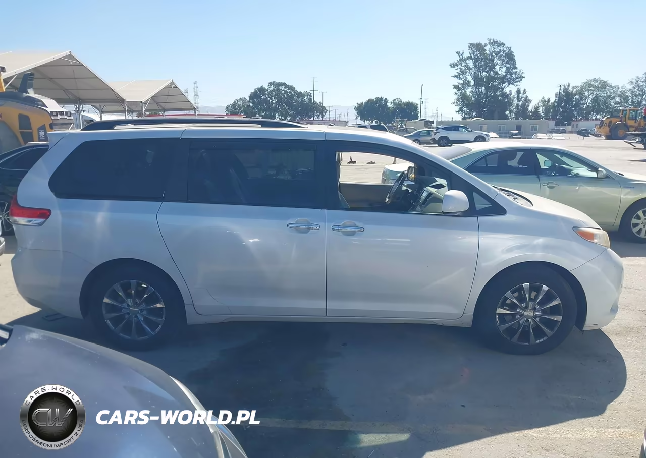 2011 Toyota Sienna Limited VIN:5TDDK3DC2BS023782 - 13