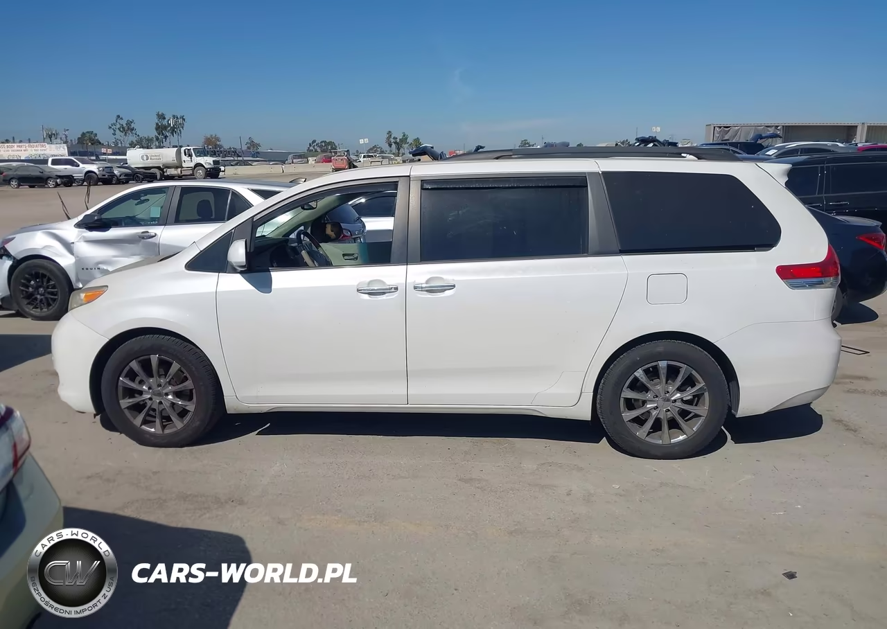 2011 Toyota Sienna Limited VIN:5TDDK3DC2BS023782 - 14