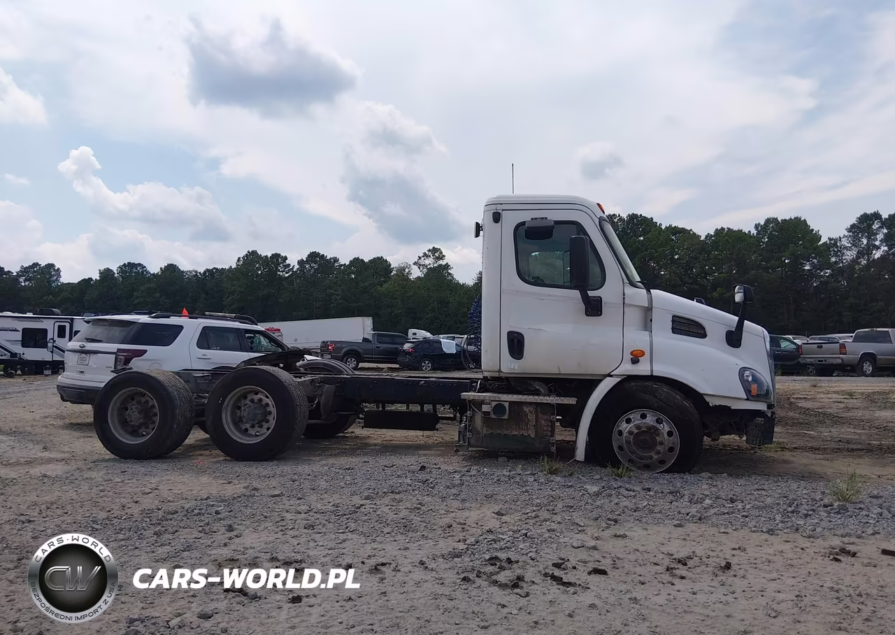 2020 Freightliner Cascadia 113 VIN:1FUJGBDV4LLLT8546 - 11