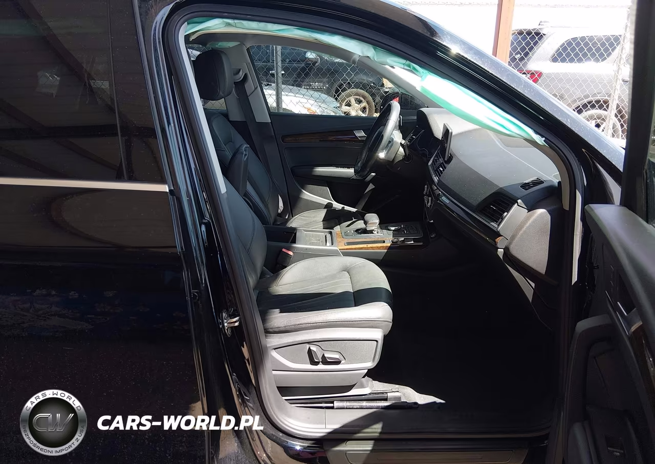 2020 Audi Q5 Premium 45 Tfsi Quattro S Tronic-Titanium Premium 45 Tfsi Quattro S Tronic VIN:WA1ANAFYXL2037021 - 5