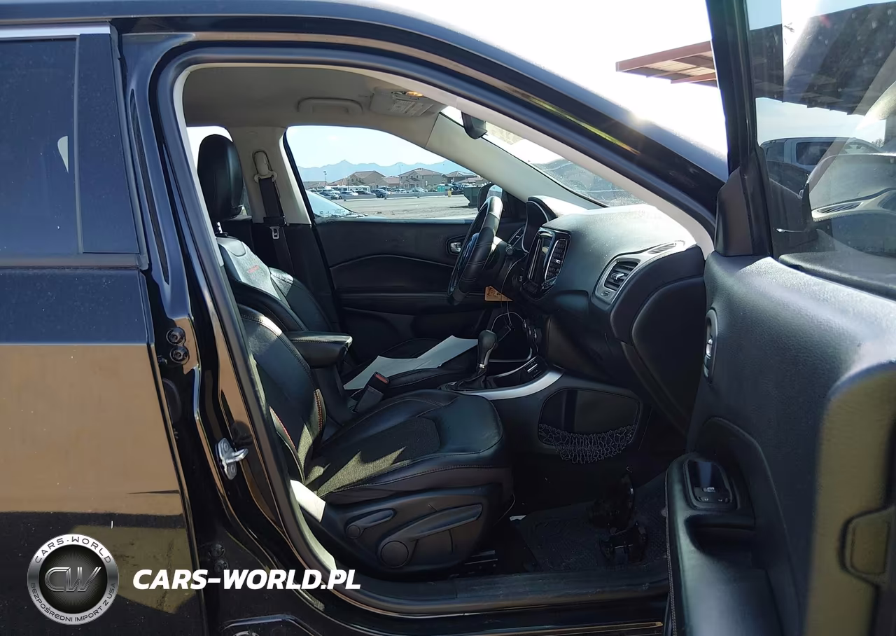 2018 Jeep Compass VIN:3C4NJCVV9JT441214 - 5