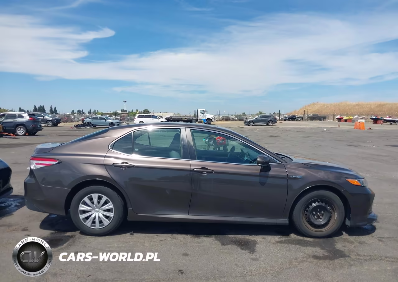 2018 Toyota Camry Hybrid Le VIN:4T1B31HK5JU001503 - 13